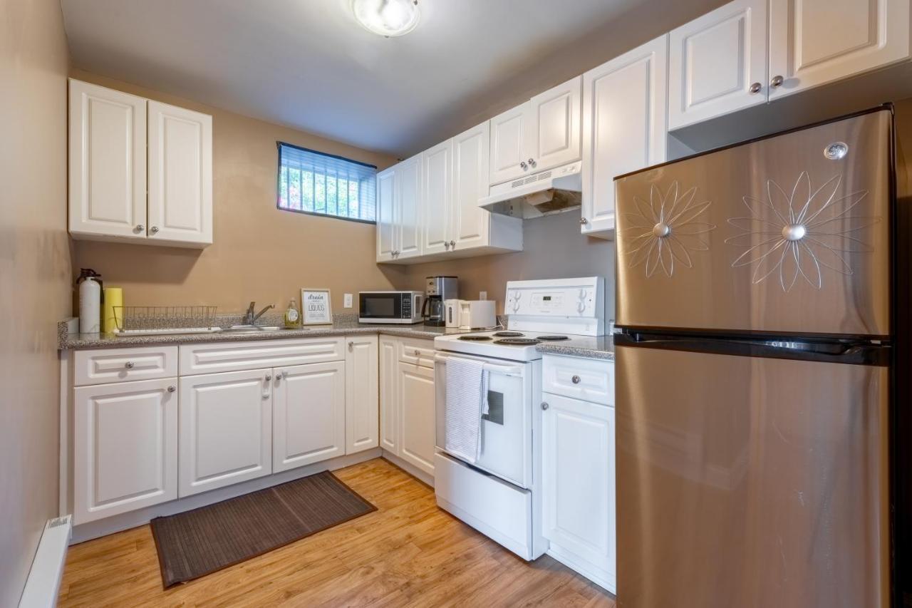 Two Bedroom With Amazing Ocean View North Vancouver Extérieur photo