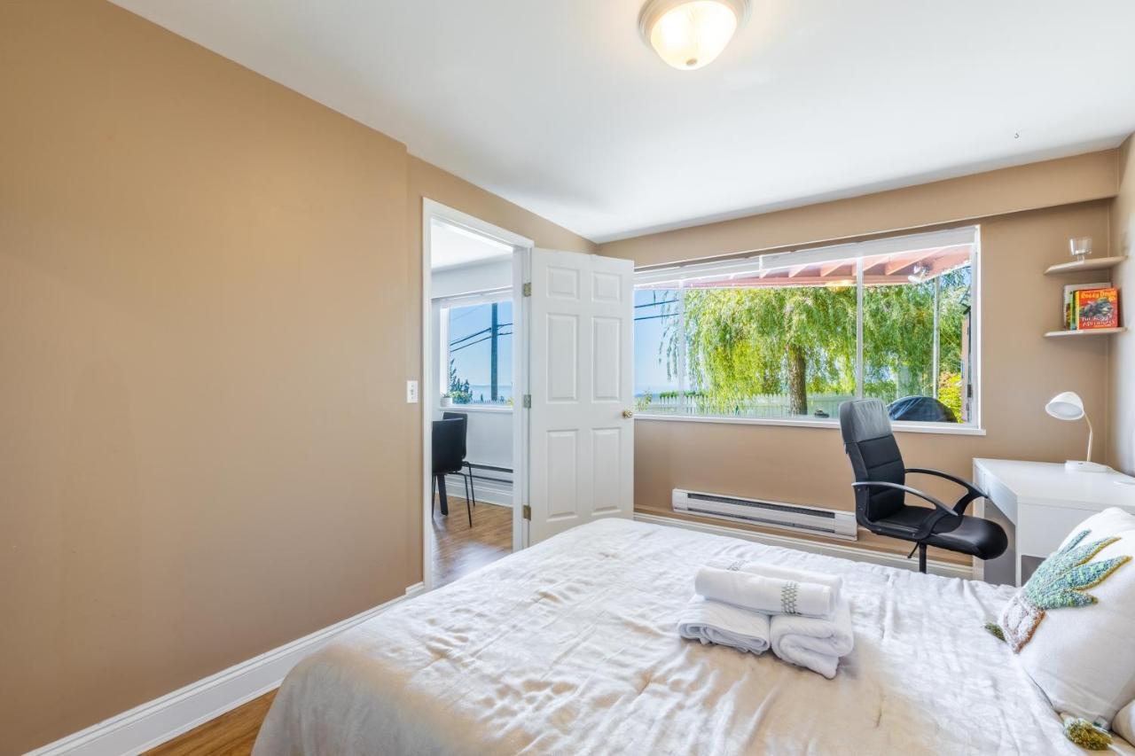 Two Bedroom With Amazing Ocean View North Vancouver Extérieur photo